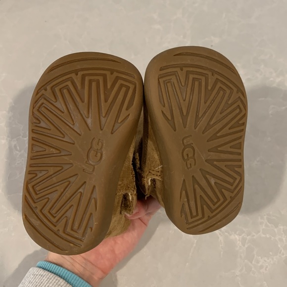 Baby Keelan Uggs - Picture 4 of 5